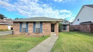 106 Gondrella Dr, Belle Chasse, LA 70037