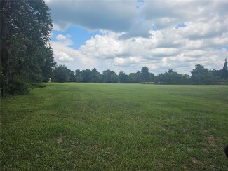 2452 Welcome Rd, Lithia, FL 33547