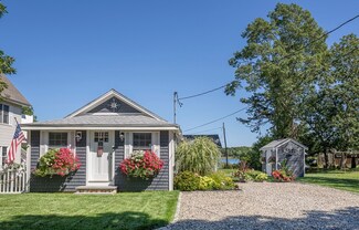 28 Osborne Ave, West Wareham, MA 02576