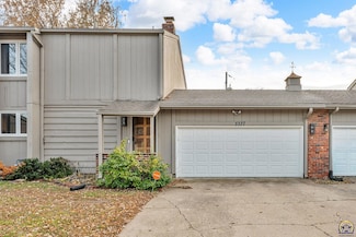 5337 SW Chelsea Ct, Topeka, KS 66604