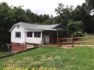 19 Old Pittsburgh Ln, Smock, PA 15480