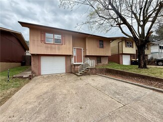 1505 Summerhill Ct, Harrison, AR 72601