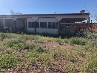 25719 W Rockaway Hills Rd, Morristown, AZ 85342