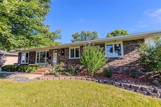 926 SE Uehlamar Dr, Ankeny, IA 50021