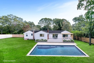 69 Bay Ave W, Hampton Bays, NY 11946