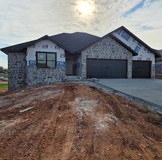 911 S Silverwood Ln, Nixa, MO 65714