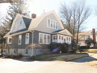 4 Hamill Rd, Worcester, MA 01602