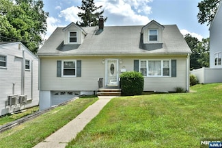 130 Manhattan Ave, Waldwick, NJ 07463