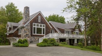 72 Ledge Rd, Jamestown, RI 02835