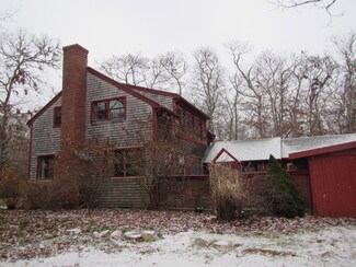 1 Shadbush Hollow, Chilmark, MA 02535