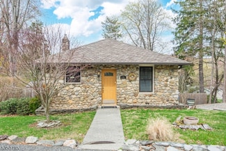 3 Park St, Belvidere, NJ 07823