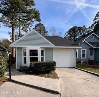 1087 Valley Dr, Calabash, NC 28467