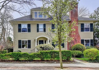 89 President Ave, Providence, RI 02906