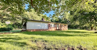 1229 Rocky Face Church Rd, Taylorsville, NC 28681