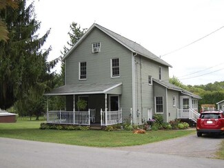 115 Bennett St, Harrisville, PA 16038