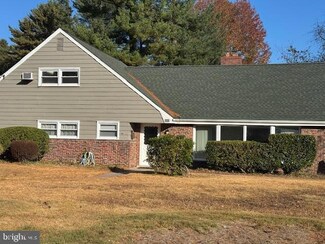 307 Curtis Dr, Wyncote, PA 19095