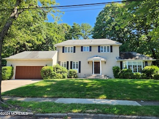 27 Debonis Dr, Milltown, NJ 08850