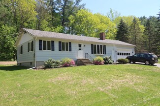 30 Sherwood Dr, Augusta, ME 04330