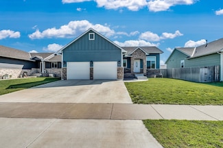 712 N Redbud Ave, Valley Center, KS 67147