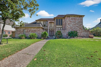 14819 Alderwick Dr, Sugar Land, TX 77498