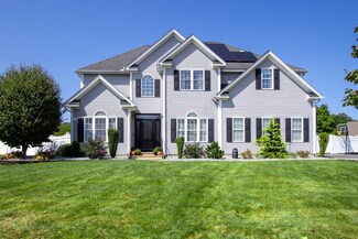127 Coyote Cir, Feeding Hills, MA 01030