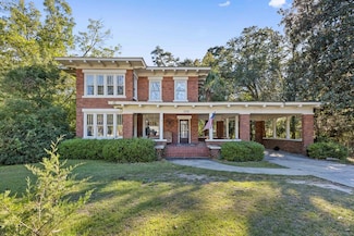 209 7th Ave SW, Moultrie, GA 31768