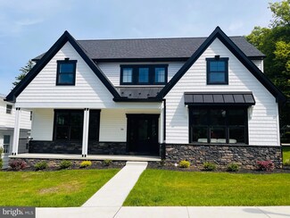 56 Maple Ave, Hershey, PA 17033