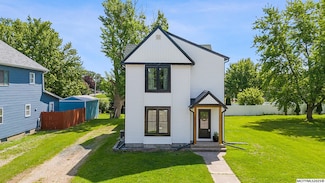 605 S Mill St, Lake Mills, IA 50450