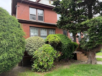 401 Oakland Ave, Cedarhurst, NY 11516