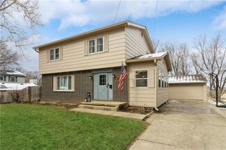 3809 Brinkwood Rd, Des Moines, IA 50310