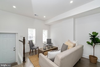 1528 Holbrook St, Baltimore, MD 21202