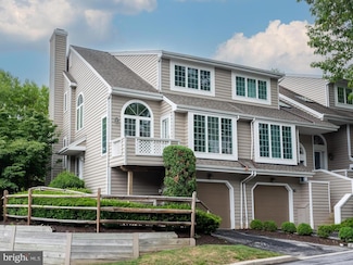 9 Cabot Dr, Chesterbrook, PA 19087