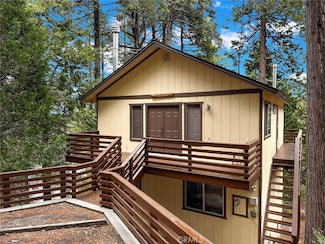 560 Rose Ln, Twin Peaks, CA 92391