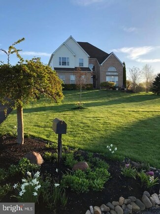 135 Gentry Dr, Swedesboro, NJ 08085