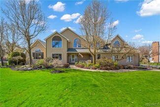 10 Hummingbird Ct, Orchard Park, NY 14127