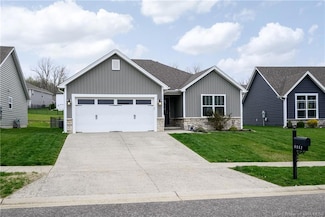 9002 Haylyn Ln, Georgetown, IN 47122