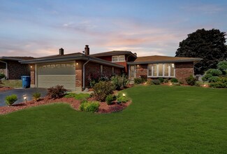 510 W Millns Ct, Addison, IL 60101