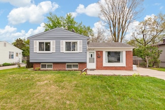 15415 Harriet St, Romulus, MI 48174