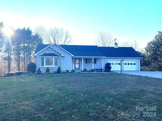 1106 Harrisburg Dr SW, Lenoir, NC 28645