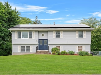 215 Old Haverstraw Rd, Congers, NY 10920