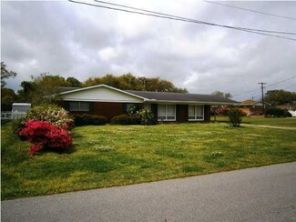 407 N Gin St, Erath, LA 70533