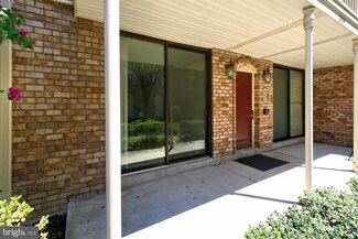 3115 Patrick Henry Dr Unit 525, Falls Church, VA 22044
