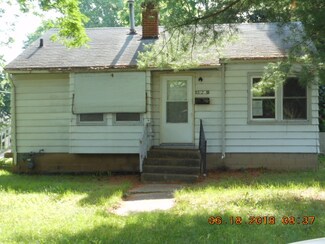523 Royal Ave, Rockford, IL 61101