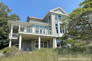 873 Park St, Saugatuck, MI 49453