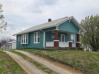 514 West St, Wellington, MO 64097