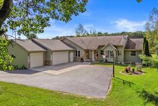 7695 Rustic Dr, Rosholt, WI 54473