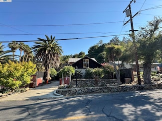 131 Canyon Lake Dr, Port Costa, CA 94569
