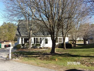 4403 Essex Ct, High Point, NC 27265