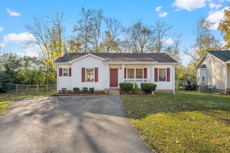 333 Lafayette Point Cir, Clarksville, TN 37042