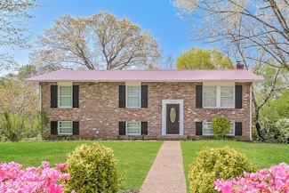 713 W Meadecrest Dr, Knoxville, TN 37923